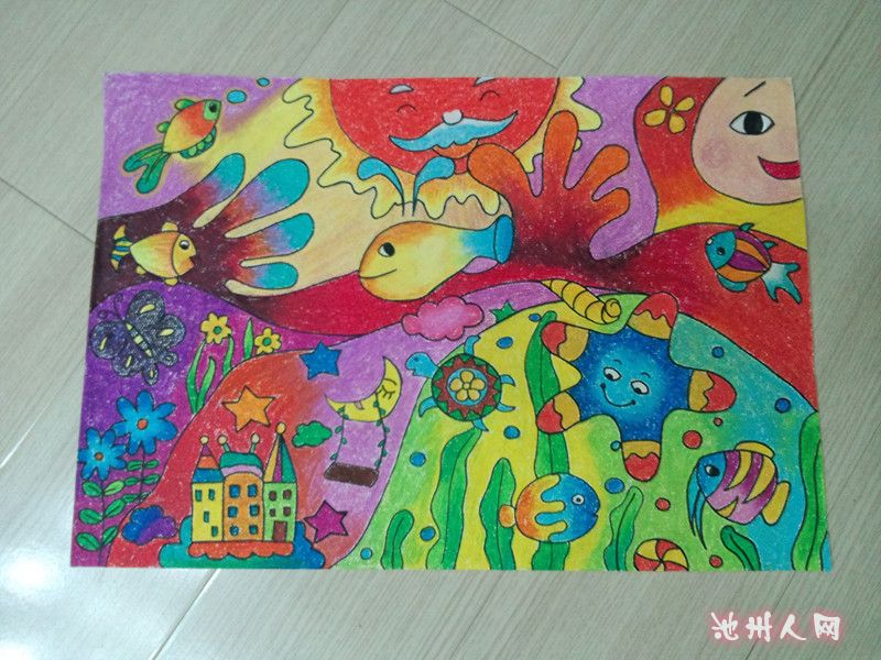 再次上传一幅一年级时期孩子的美术作品《多彩的梦》,此作品还获得了