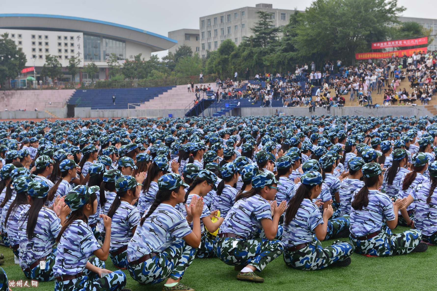 2015届池州职业技术学院军训汇演 - 池州民声