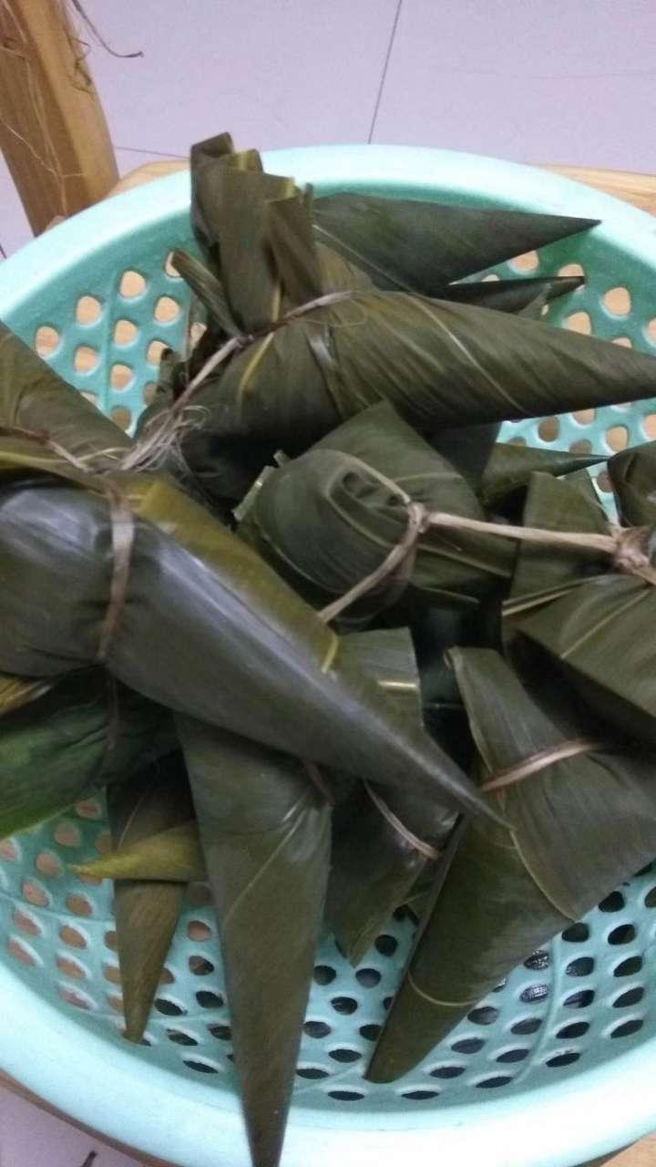 转眼间又快到端午节了,粽子里包裹着对天堂里奶奶深深