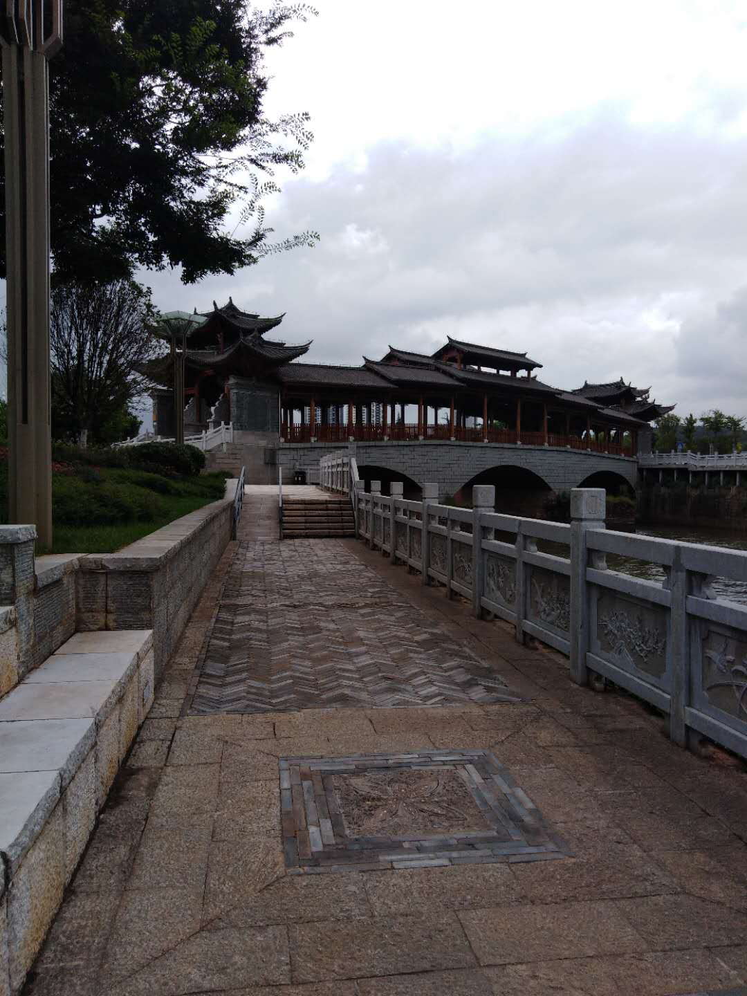 螳螂川公园——廊桥