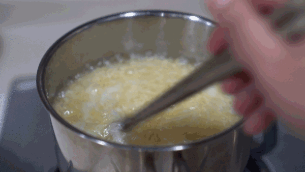 v2-1e1a4a23fbe4bc67e150a57e5450c63a_b.gif