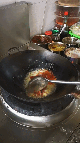 如何才能炒出一碗好吃的炒饭？关键是要用隔夜饭，还有..._20190919095052.gif.gif