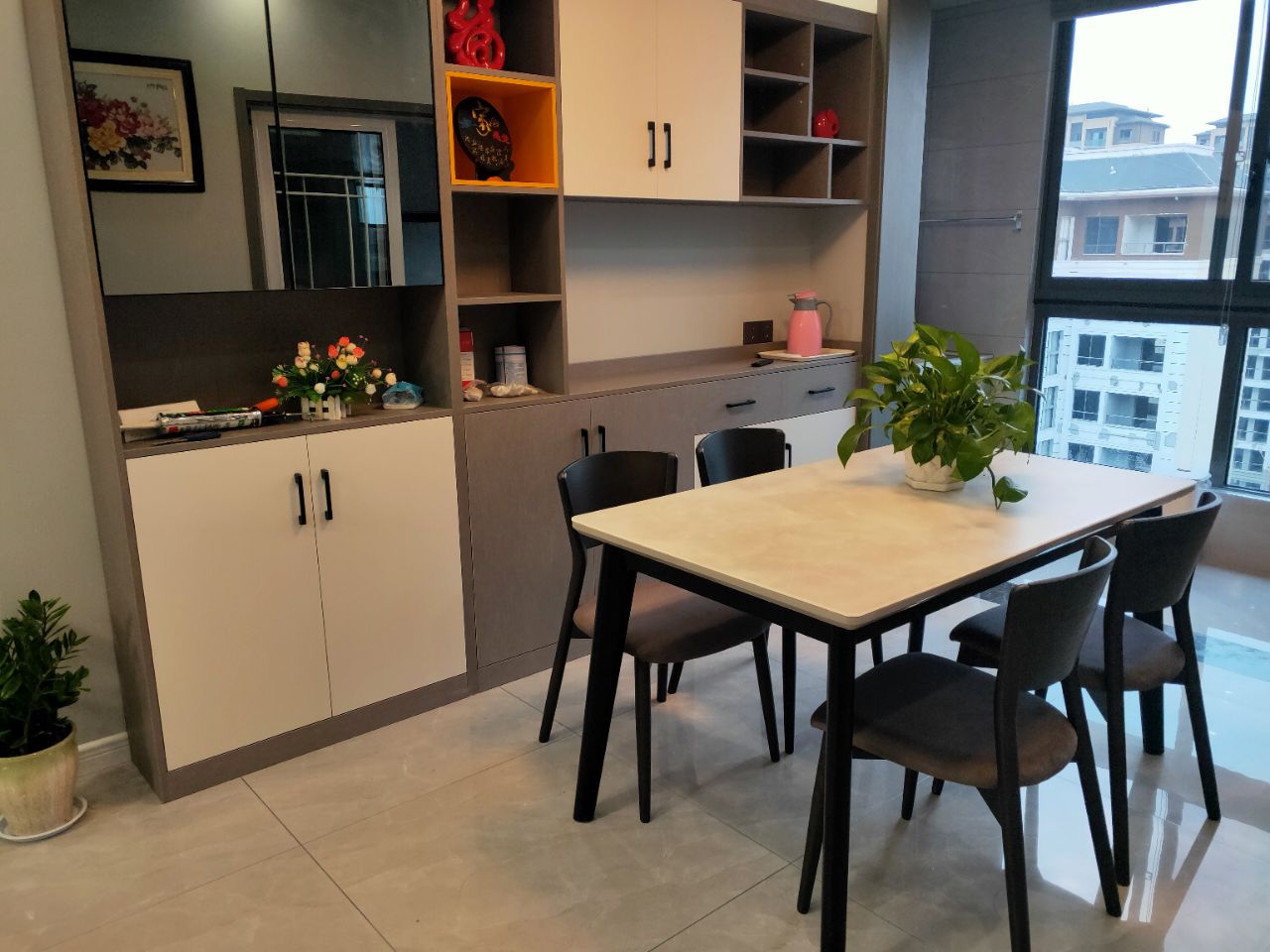 083153d8s853nznwfnavaw.jpg