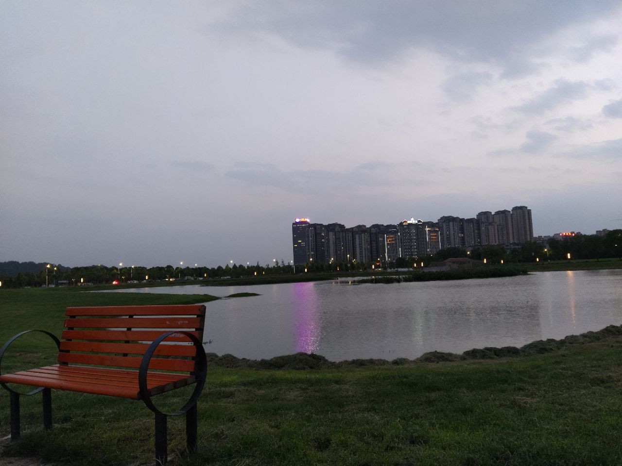 front2_0_FgUghqolNaoFpAomj-SB2H4gK-O6.1604328082.jpg