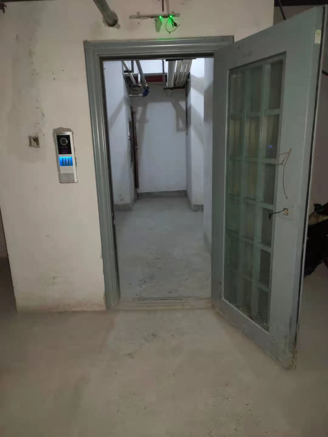 地下门禁损坏无人修理