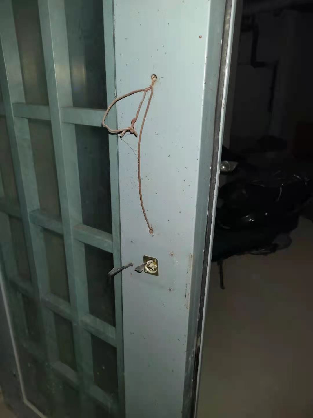 地下门禁损坏无人修理