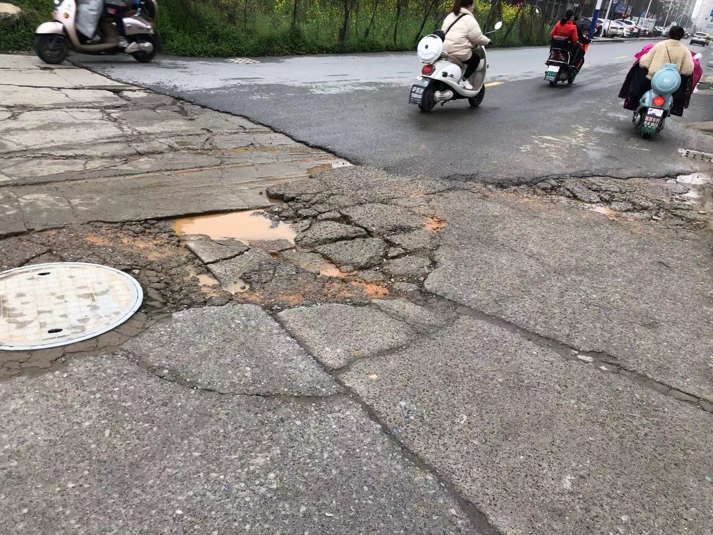 开发商不符责任，政府更不管市民的切实生活