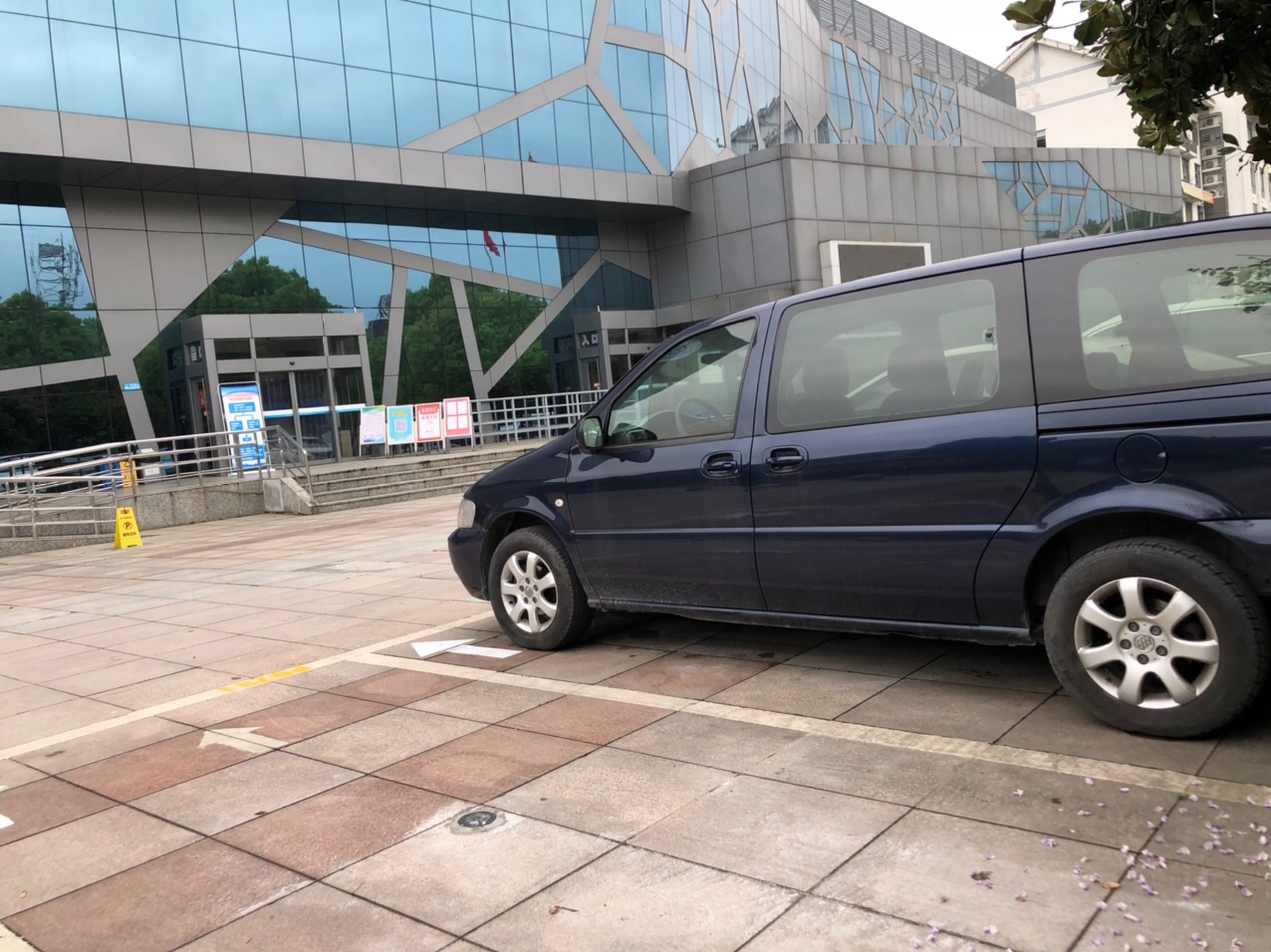 front1_0_FjGfrLM1ICHHxSTZr3_gj1oXJc5g.1618212181.jpg