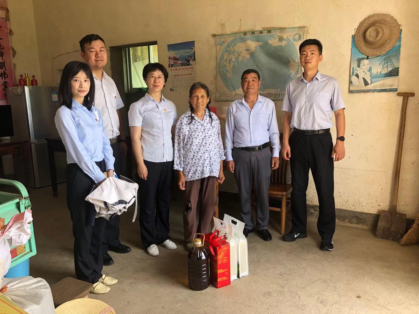 [八大优势看工行]工行池州城建支行党支部赴秋江街道开展主题党日活动02.jpg.jpg
