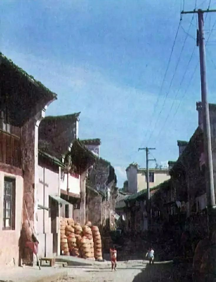 front2_0_FqeEqhAU6jvbgqJS4tu9XKe1h8_b.1627285305.jpg