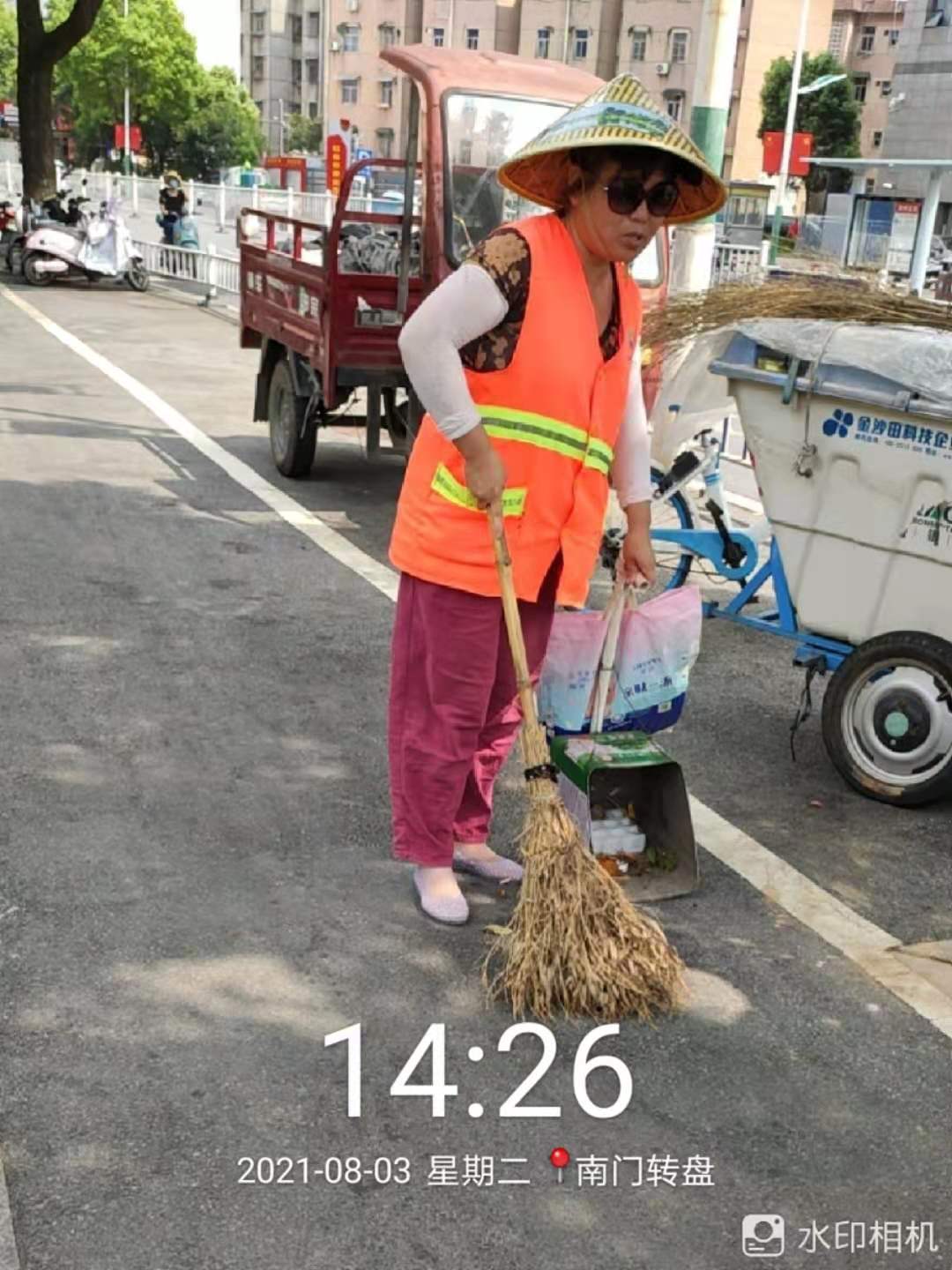 环卫工作照片 (1).jpg