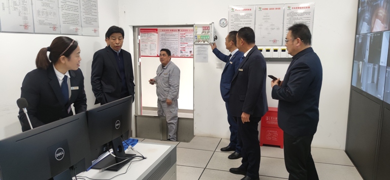 工行池州分行许民行长开展岁末年初重点部位安全检查04.jpg