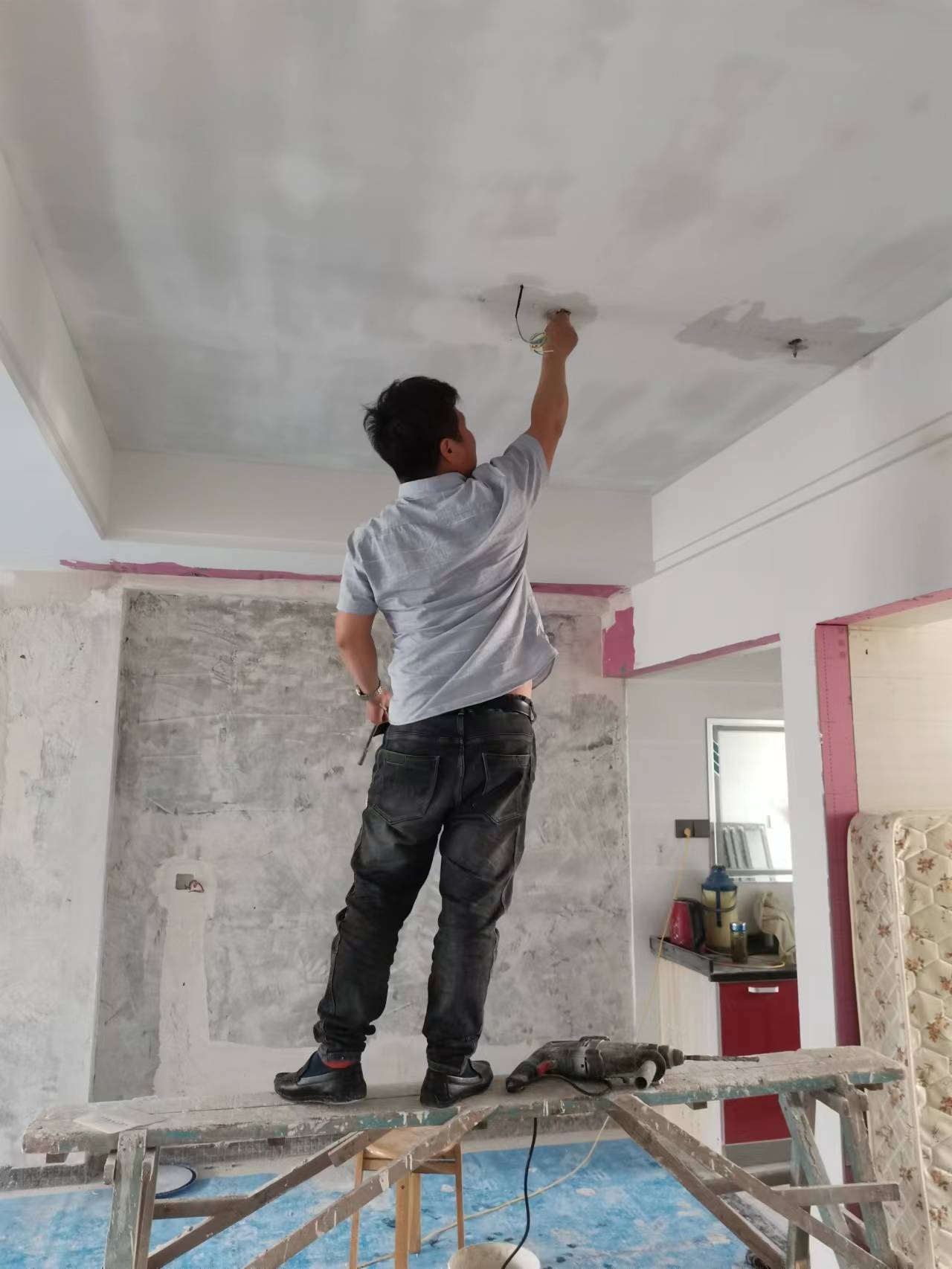 20230416123752front1_0_300366_FsQKAmhADLA61xfiXgV89MN35iO6.jpg