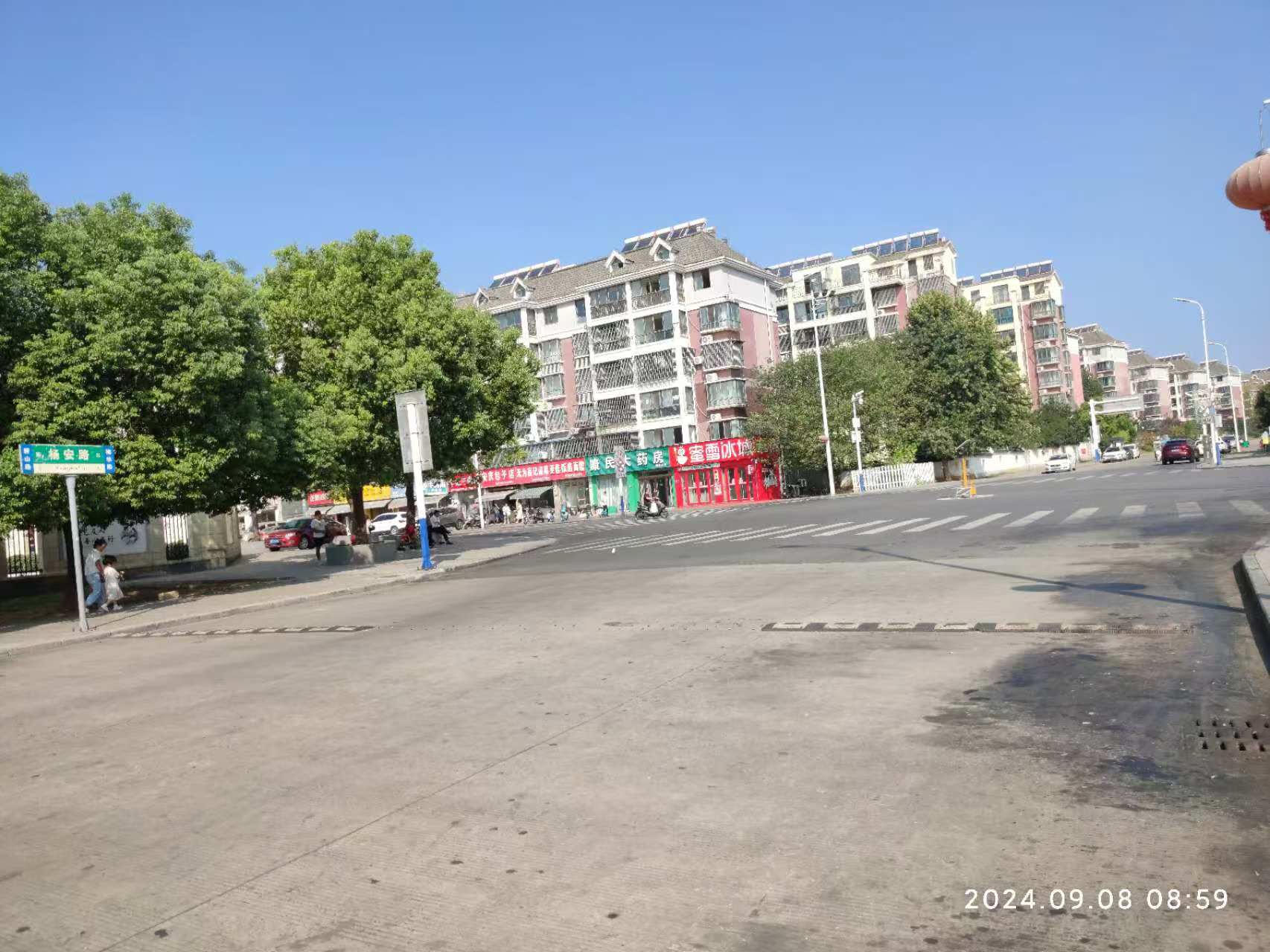 杨安路与梅林路口01