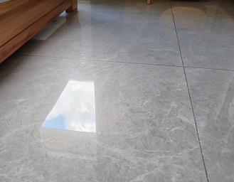 瓷砖上的天空白云