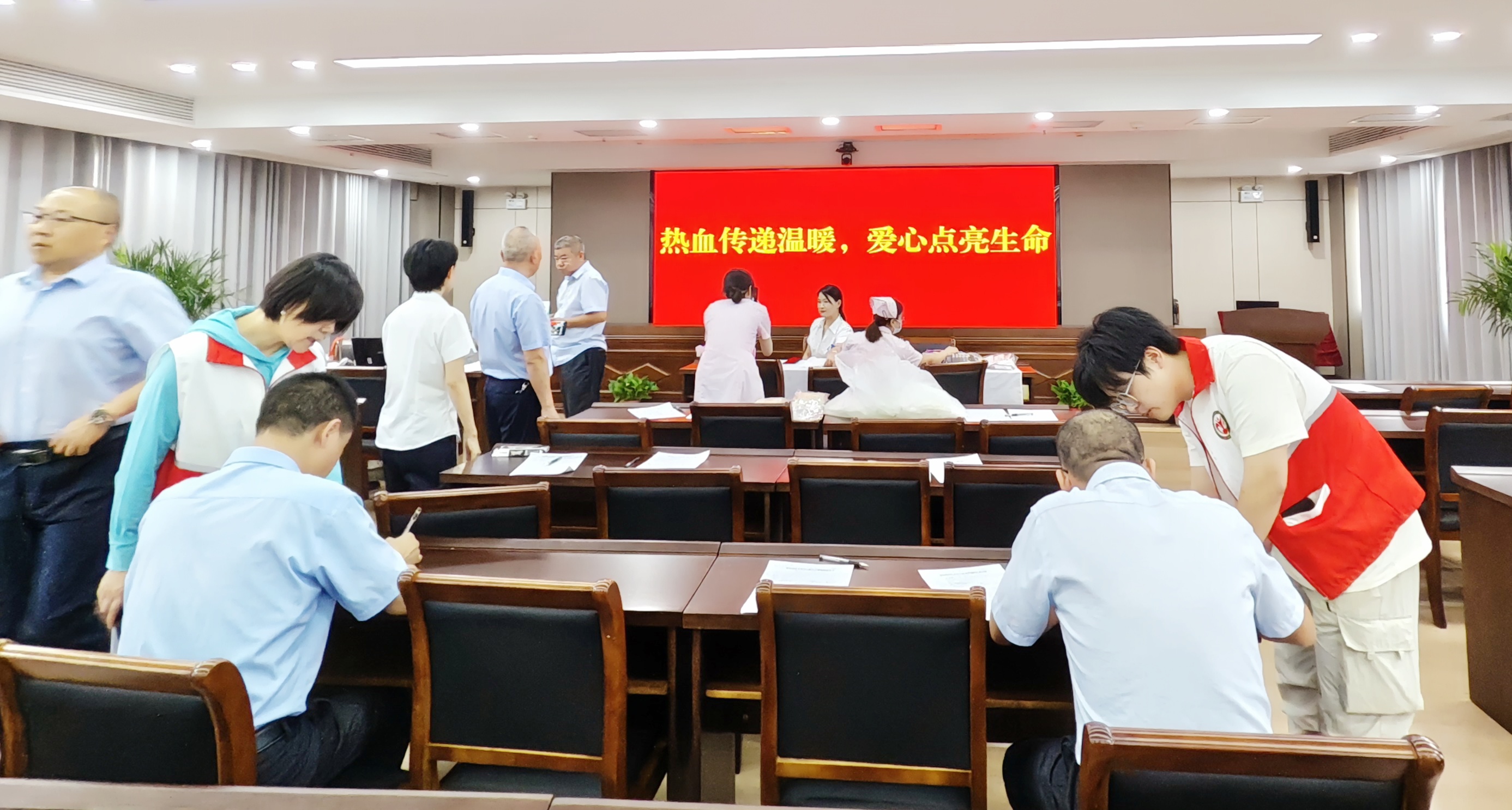 4.1农行 代玉、王天乐.jpg