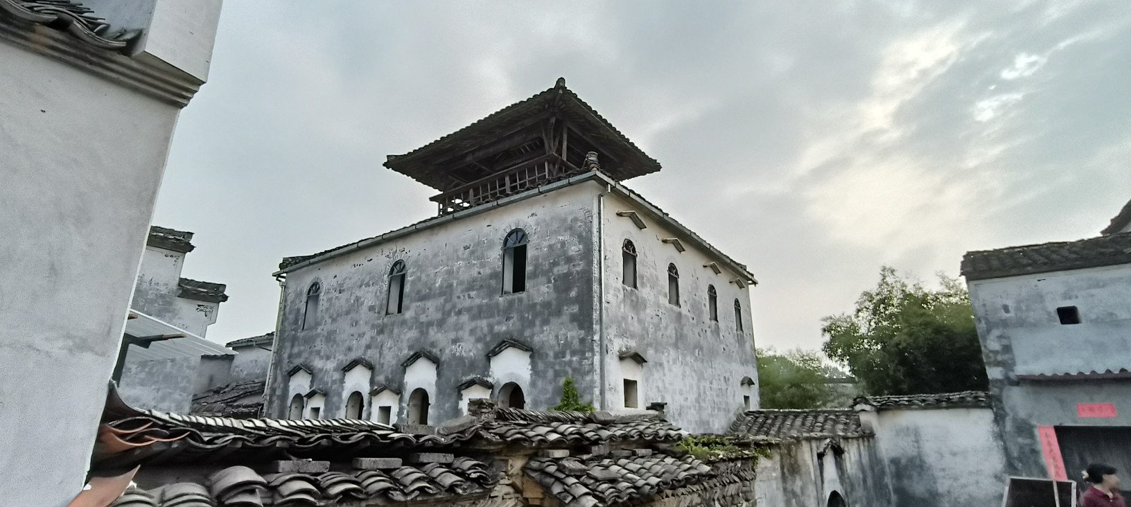 20250817104040front2_0_288714_Flk_AshXeOCl91YuWeIzzPgTRSL0.jpg