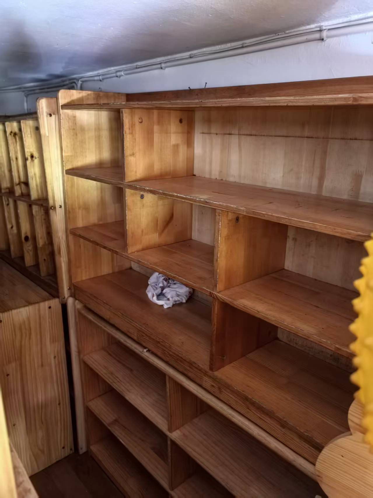 纯木储物柜30元/只