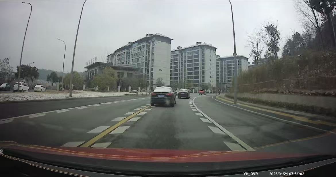 长期压实线变道