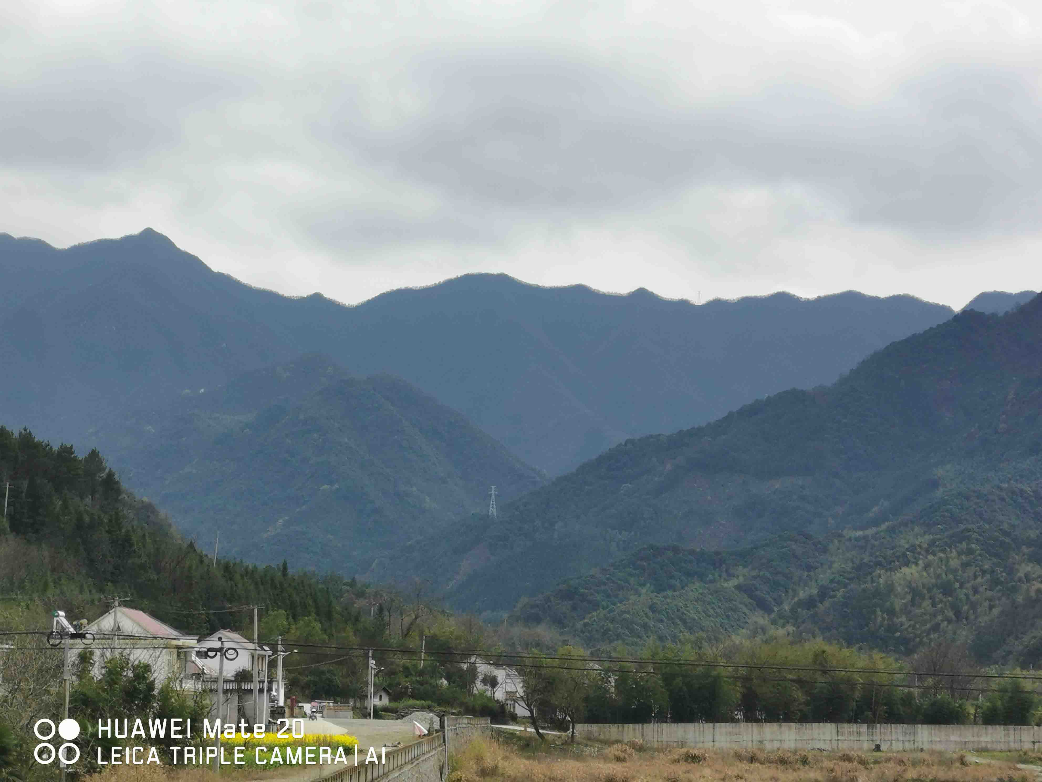 远望黄土岭