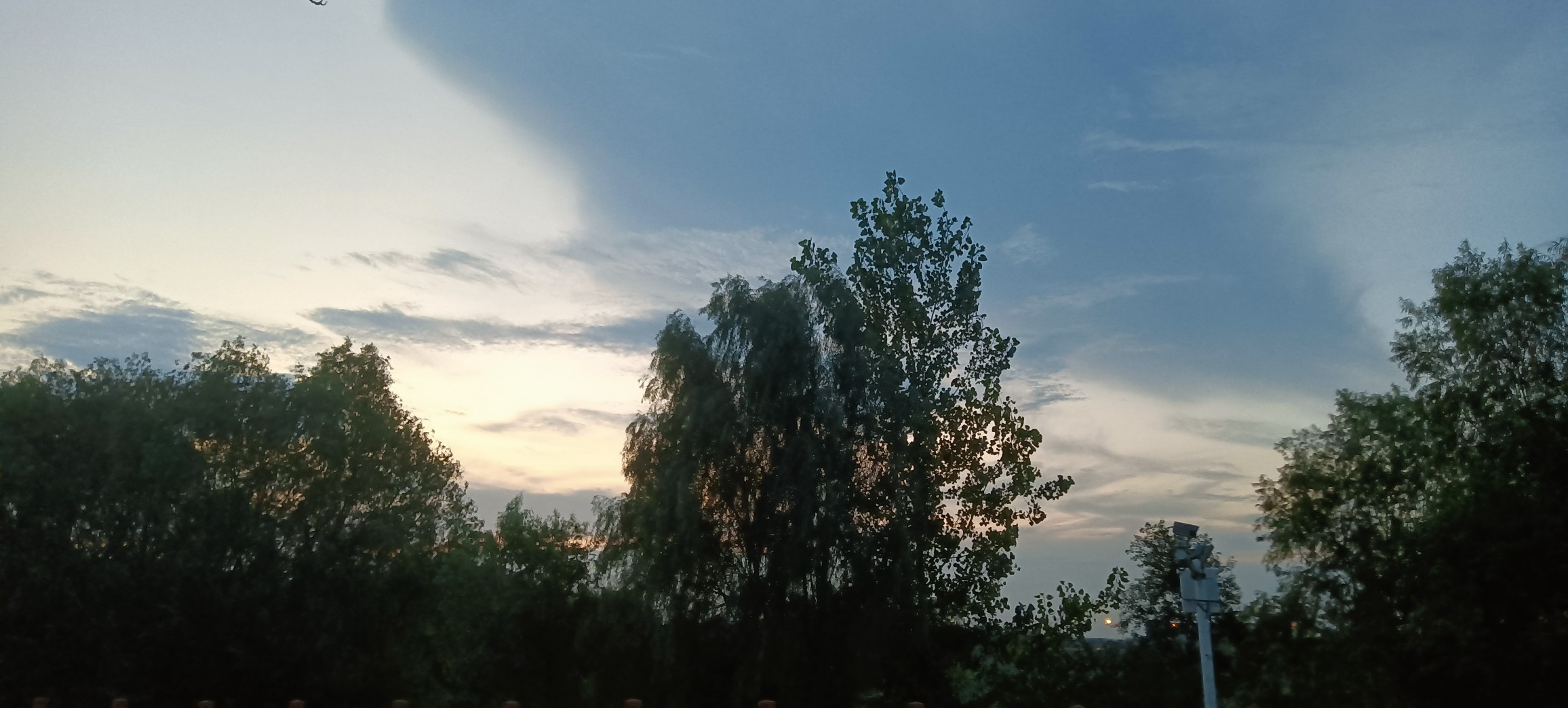20260824202614front2_0_395921_FskKItzHRdf1KWikumBMXBu7RGGK.jpg