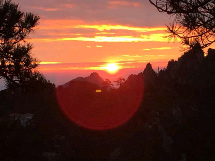 黑夜总有时曙光在眼前