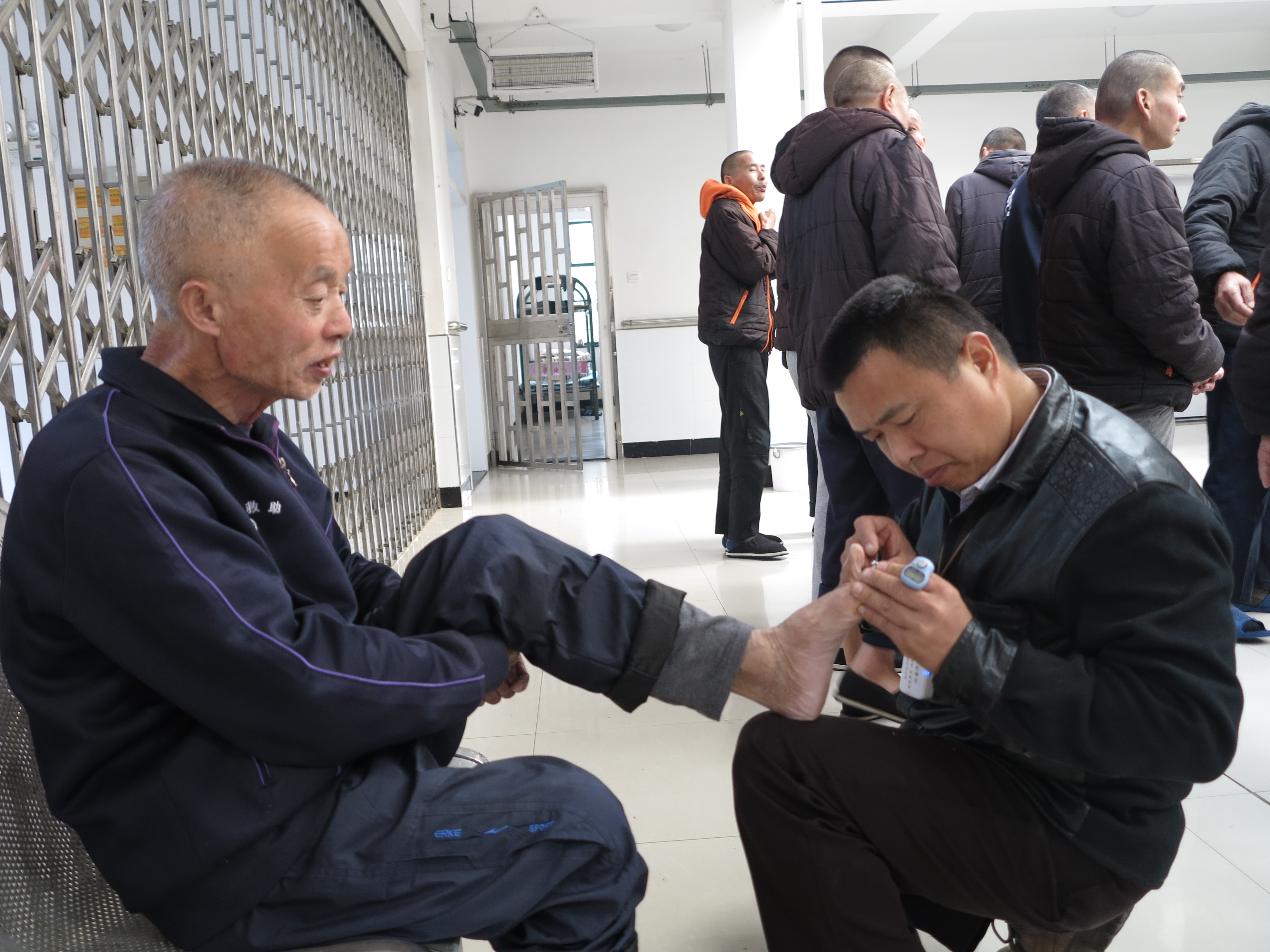 浓浓情谊暖重阳池州福慧义工会在市救助站亲善活动