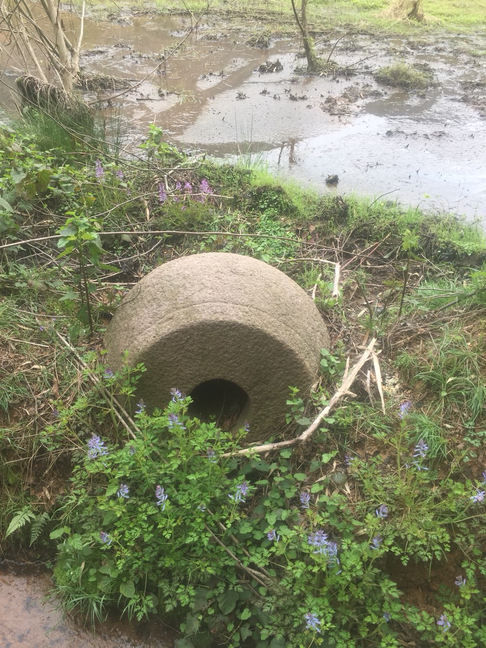 这个石轱辘是做什么用的呢