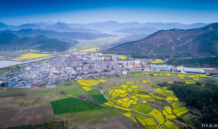 航拍山清水秀,物产丰富的唐田镇