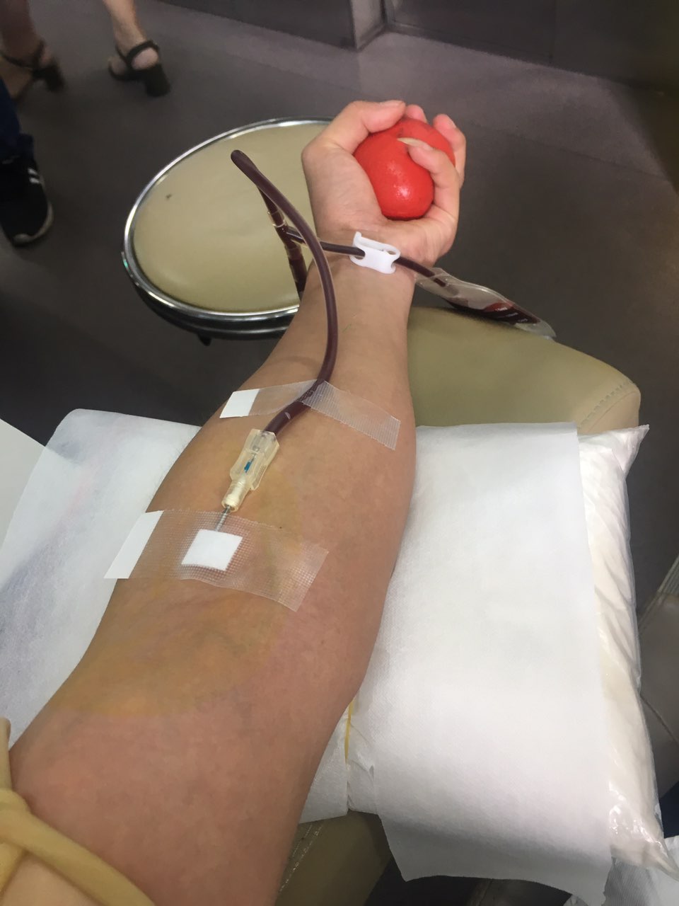 大家都去献血吧你献的不是400ml血而是能救人的宝贝