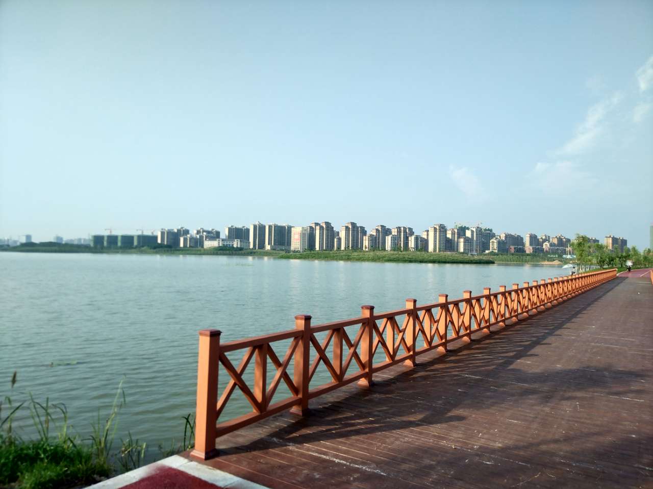 建成的天堂湖公园,还是值得游人去看看的,挺不错