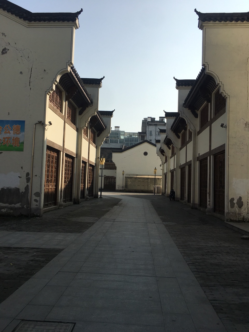 孝肃街文化底蕴自不用多说,但为何一片萧条?