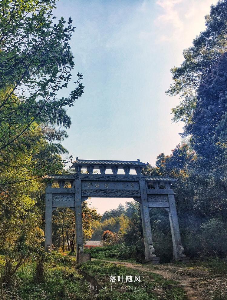 儿时常去的万罗山,现在已经游人稀少,但是风景依旧