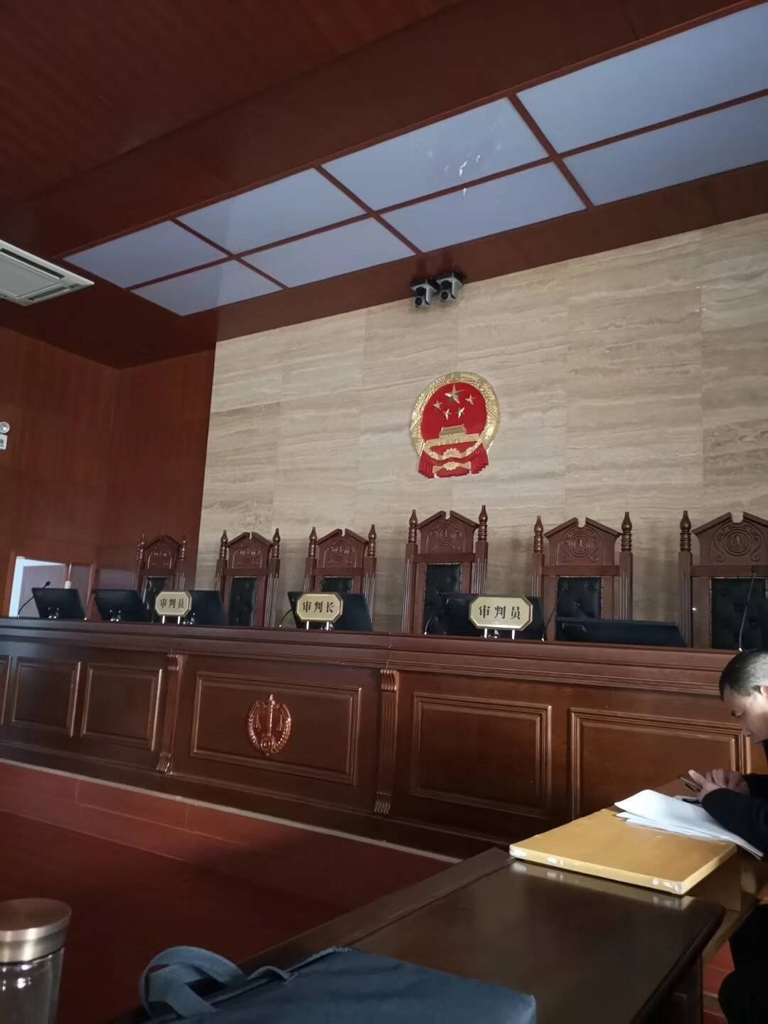 池州东至网络诈骗案件在东至法院开庭合肥来的胡律师很厉害