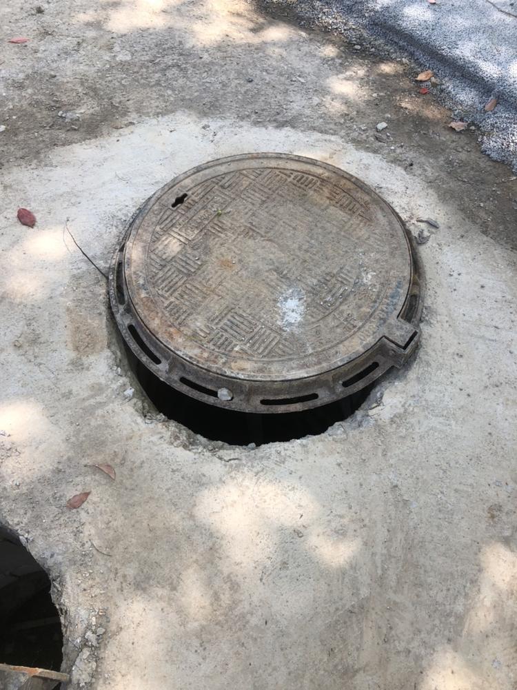 施工未完成之前基本的井盖隐患都不能完善,其他工程