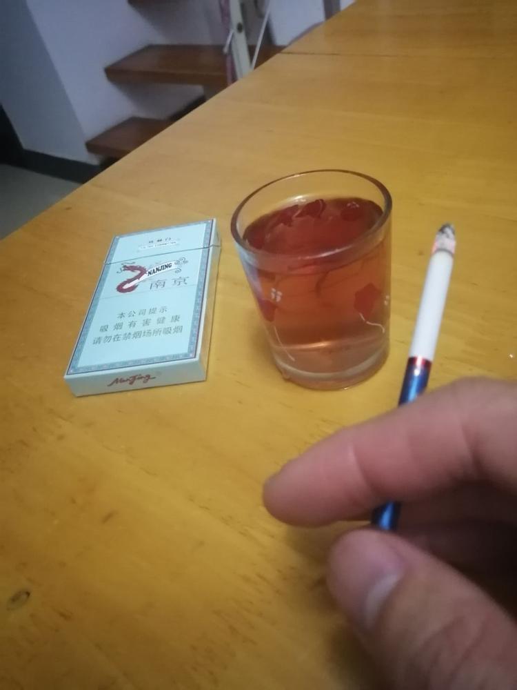 4-24大彻大悟池州人网                  抽烟只抽炫赫门 余生只爱一