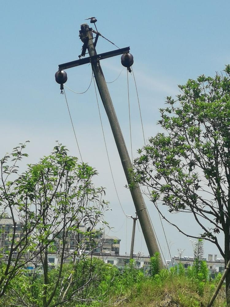 国家电网,白牙东路这根电线杆歪了,真的歪了(已回复)